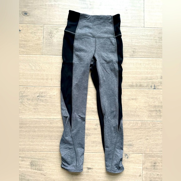 LULULEMON leggings with ruching detail at ankles - Picture 1 of 6